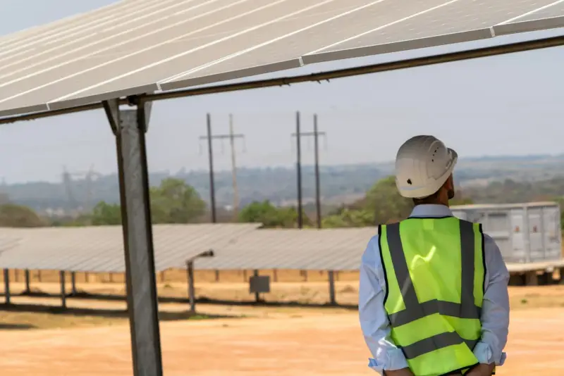 Zonnepanelen Huren: Onderhoud en Reparatie Geregeld?